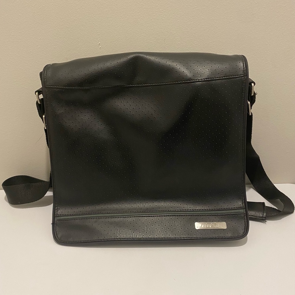 Bose SoundDock Black Zip Carrying Portable Travel Case with Shoulder Strap EUC